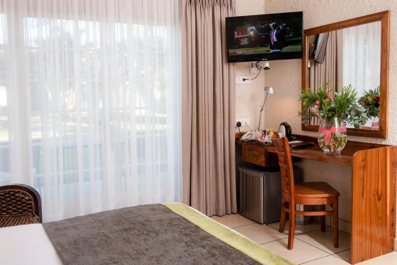 Palm Park Hotel Lephalale Extérieur photo