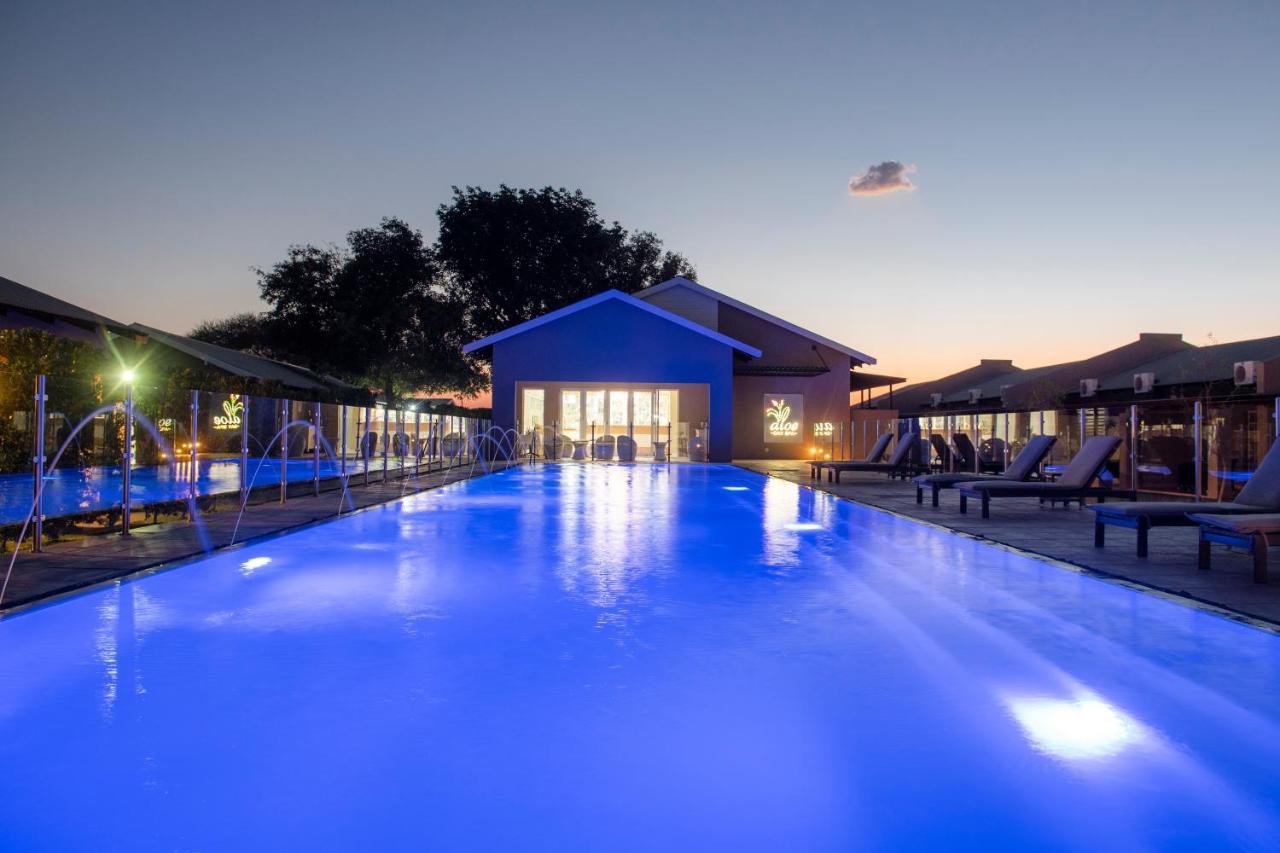 Palm Park Hotel Lephalale Extérieur photo