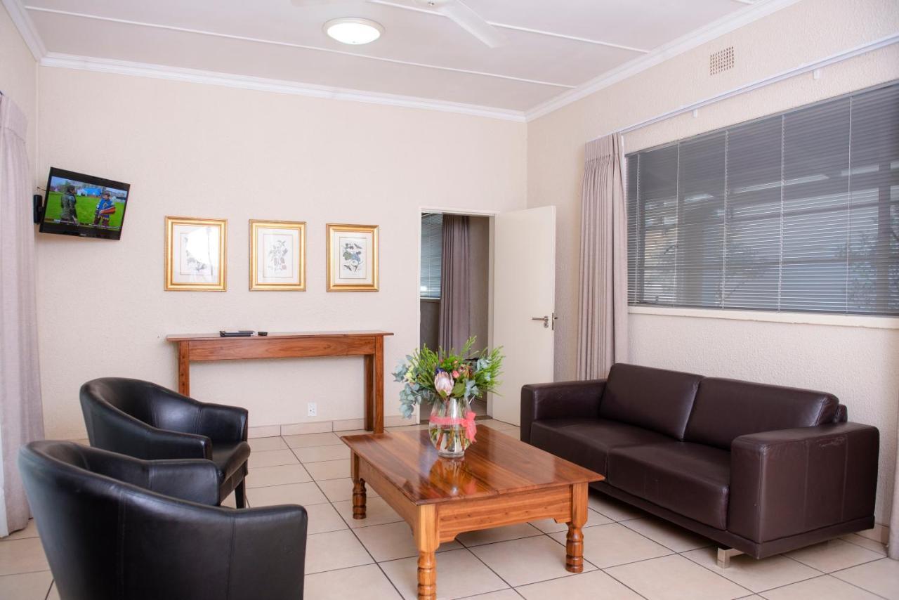 Palm Park Hotel Lephalale Extérieur photo